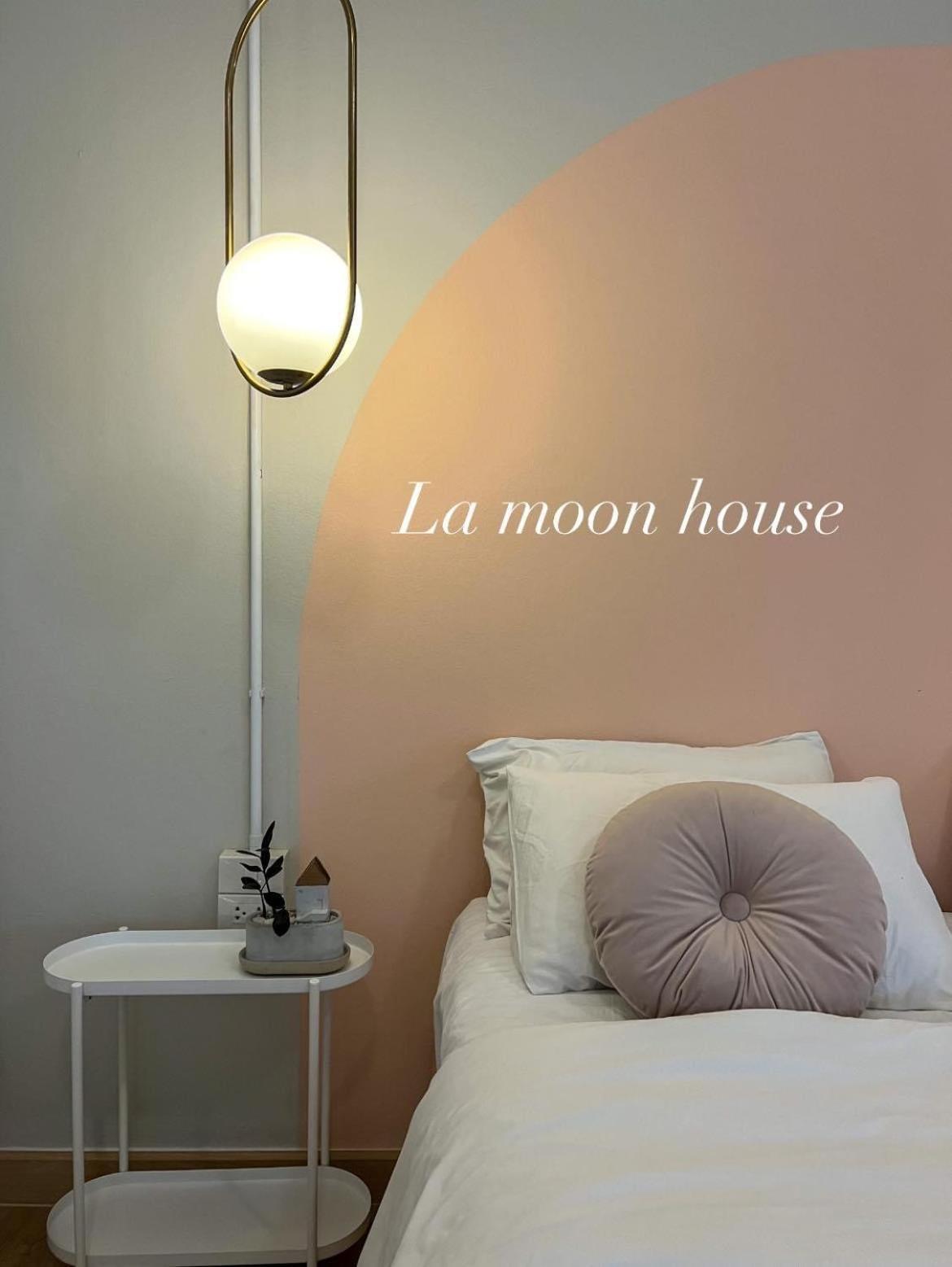 Hotel La Moon House Salaya Exterior foto